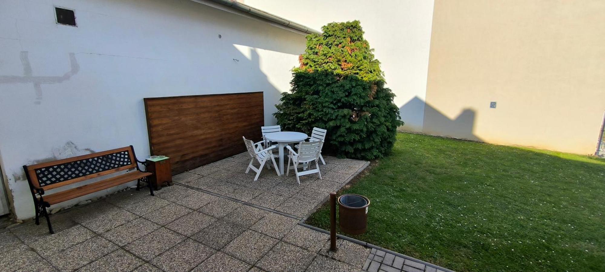 Joos Apartman Sarvar Exterior photo